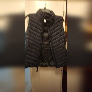 Old Navy Active Black Water-Resistant Vest